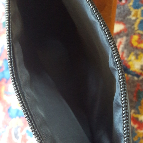 Victoria secret makeup bag - Picture 4 of 7